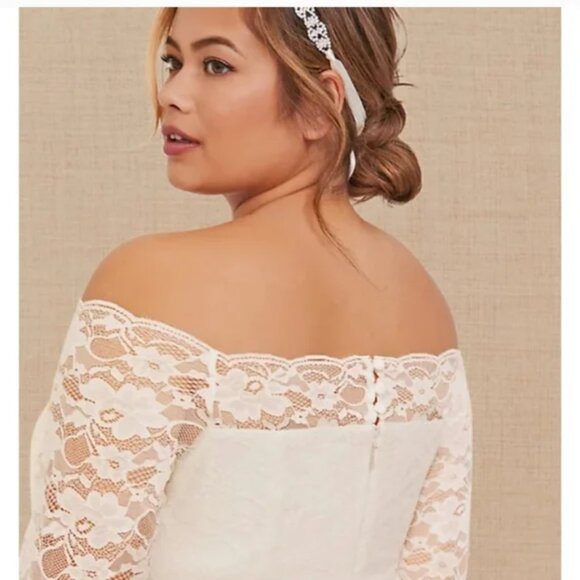 NWT Torrid Off Shoulder Lace Bodycon Wedding Dress - Picture 3 of 5